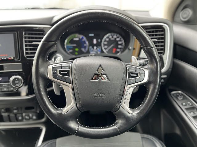 MITSUBISHI OUTLANDER PHEV 2019