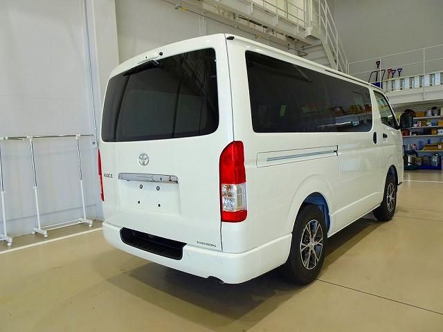 TOYOTA HIACE van 4WD 2025