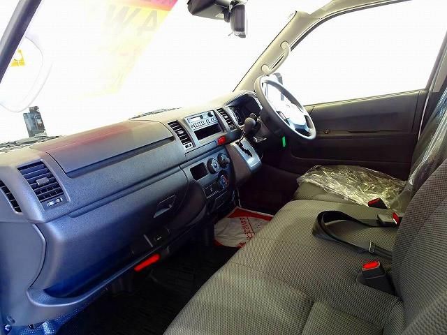 TOYOTA HIACE van 4WD 2025