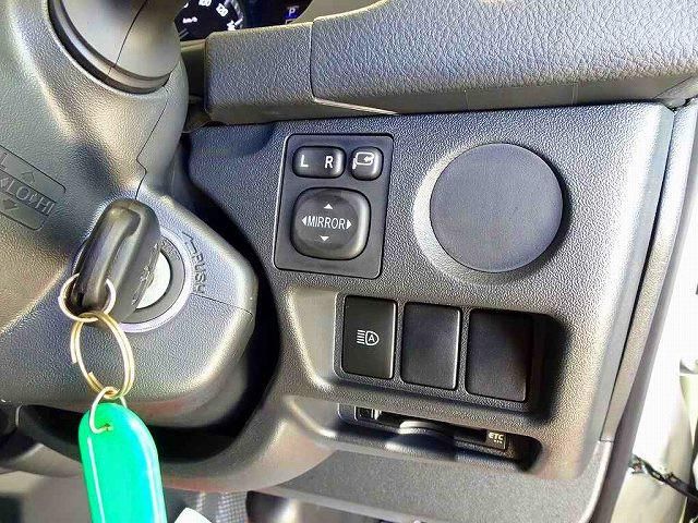 TOYOTA HIACE van 4WD 2025