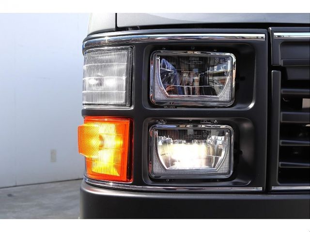 TOYOTA HIACE van 2WD 2018