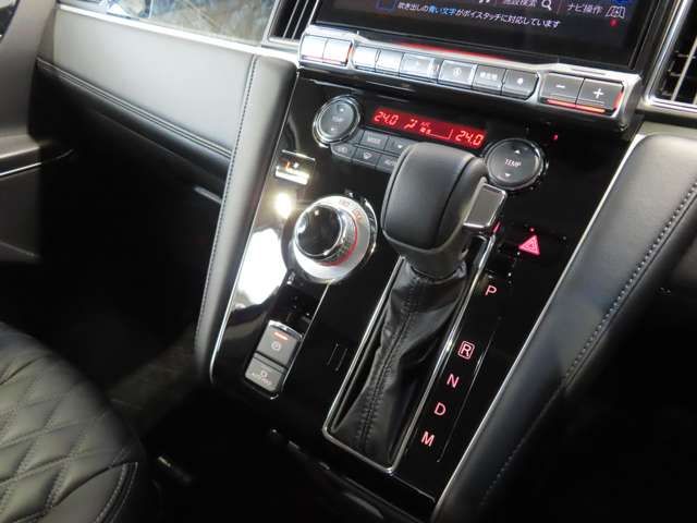 MITSUBISHI DELICA D:5 4WD 2025