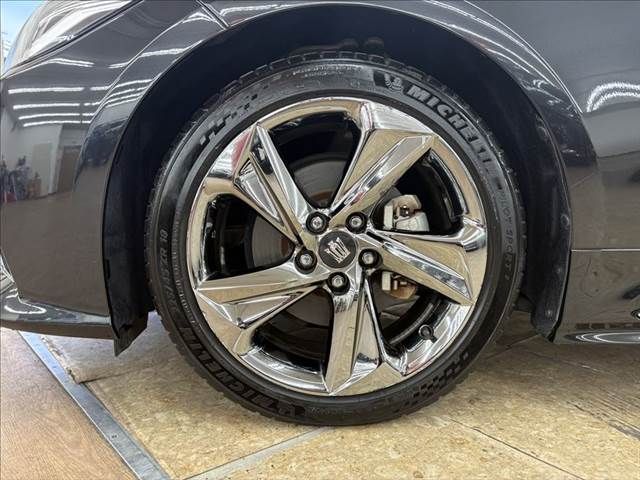 TOYOTA CROWN sedan hybrid 2018