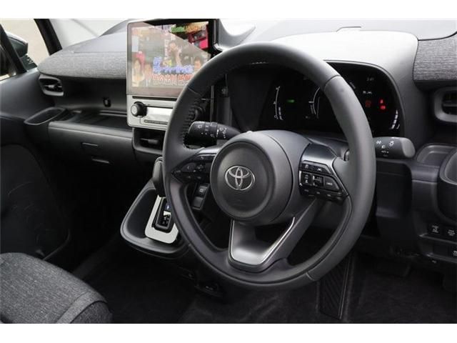 TOYOTA SIENTA HYBRID 2025