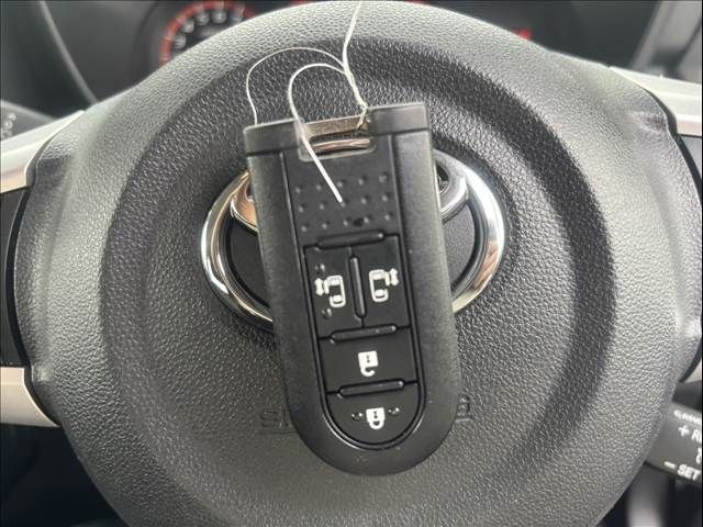 TOYOTA ROOMY 2019