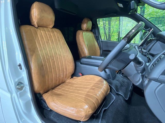 TOYOTA HIACE van 4WD 2023