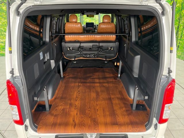 TOYOTA HIACE van 4WD 2023