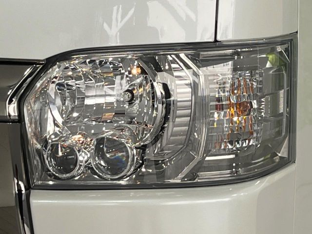 TOYOTA HIACE van 4WD 2023