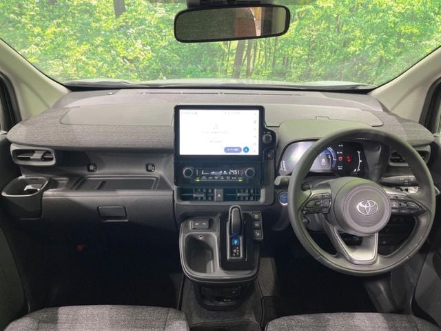 TOYOTA SIENTA HYBRID 2024