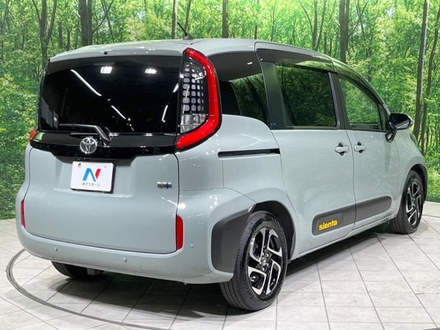 TOYOTA SIENTA HYBRID 2024