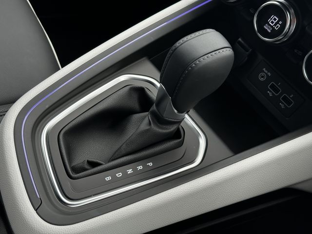 RENAULT RENAULT LUTECIA 2024