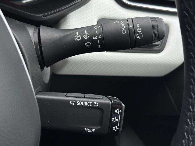 RENAULT RENAULT LUTECIA 2024