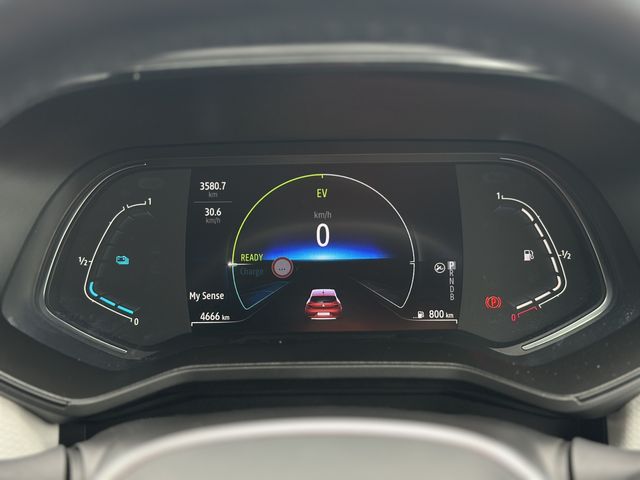 RENAULT RENAULT LUTECIA 2024