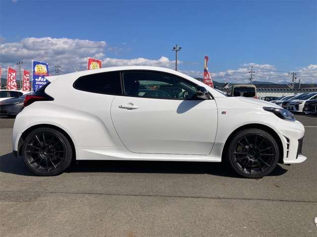 TOYOTA GR YARIS 2024