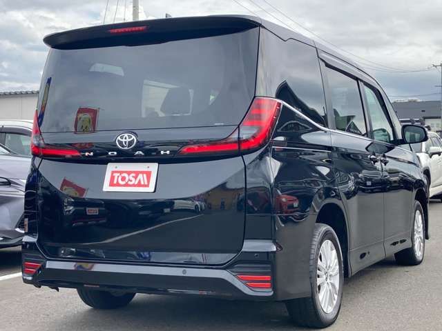 TOYOTA NOAH 4WD 2022