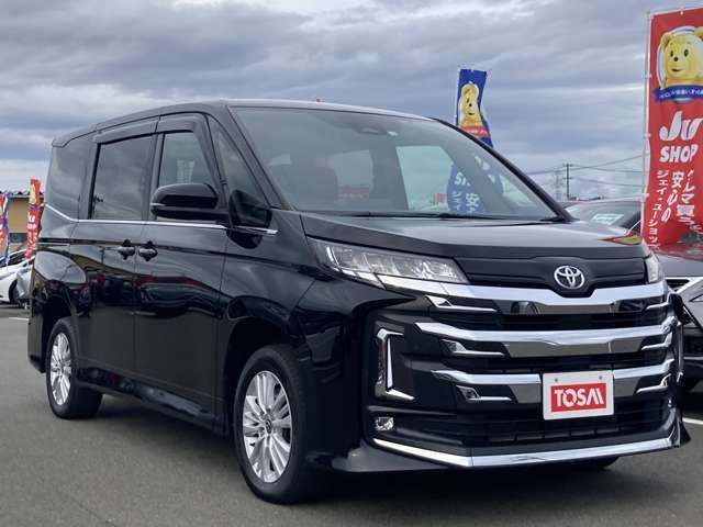 TOYOTA NOAH 4WD 2022