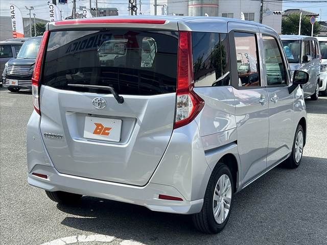 TOYOTA ROOMY 2022