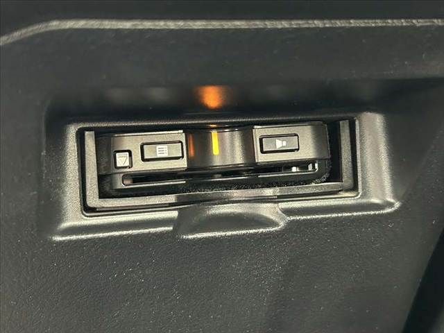 TOYOTA VITZ HYBRID 2018