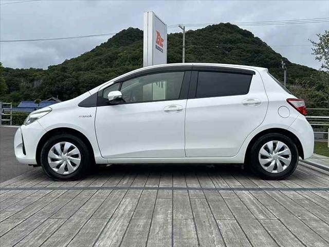 TOYOTA VITZ HYBRID 2018