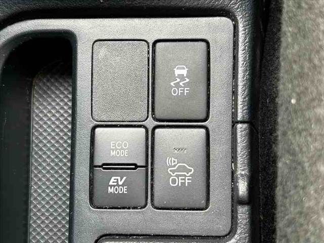 TOYOTA VITZ HYBRID 2018