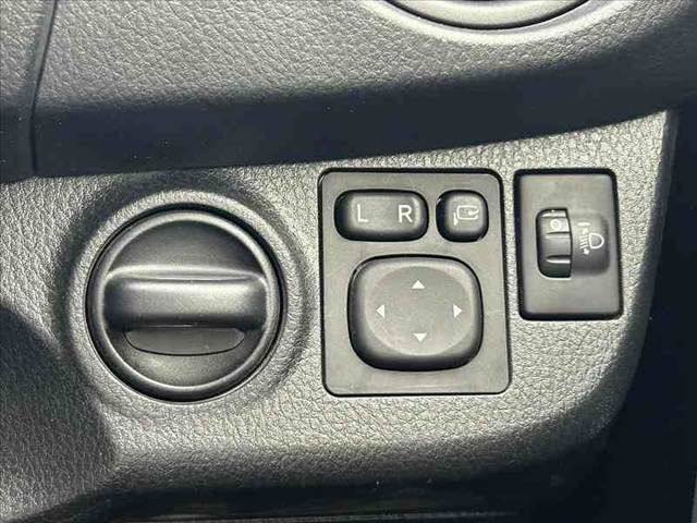 TOYOTA VITZ HYBRID 2018