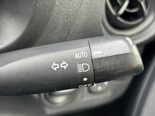 TOYOTA VITZ HYBRID 2018