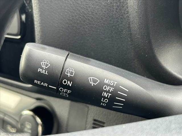 TOYOTA VITZ HYBRID 2018