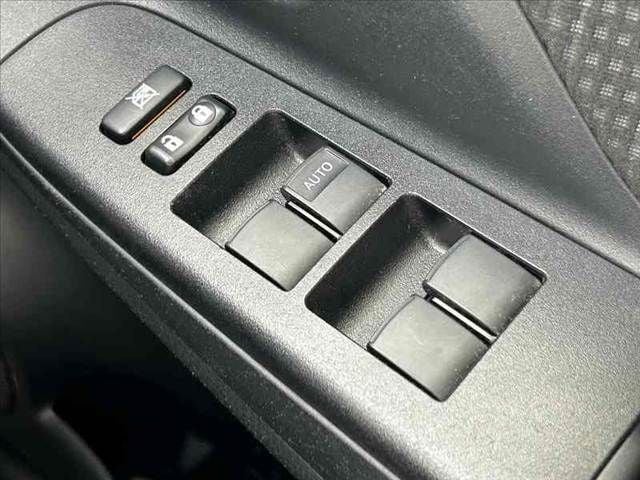 TOYOTA VITZ HYBRID 2018