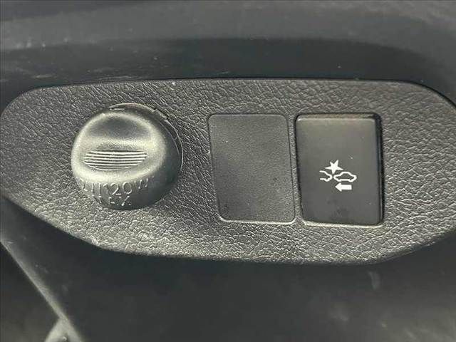 TOYOTA VITZ HYBRID 2018