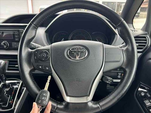 TOYOTA ESQUIRE 2018