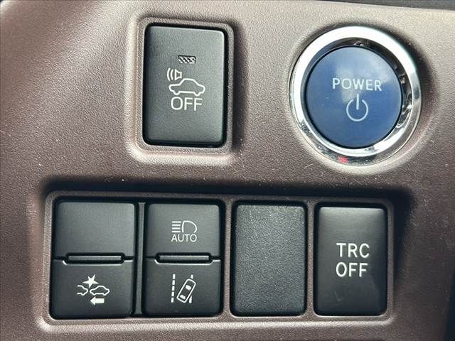 TOYOTA ESQUIRE HYBRID 2018