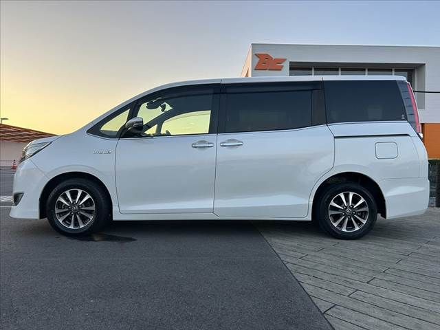 TOYOTA ESQUIRE HYBRID 2018