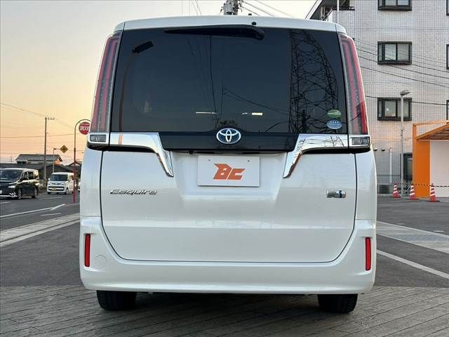 TOYOTA ESQUIRE HYBRID 2018