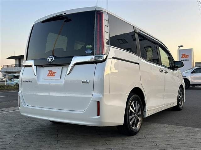 TOYOTA ESQUIRE HYBRID 2018