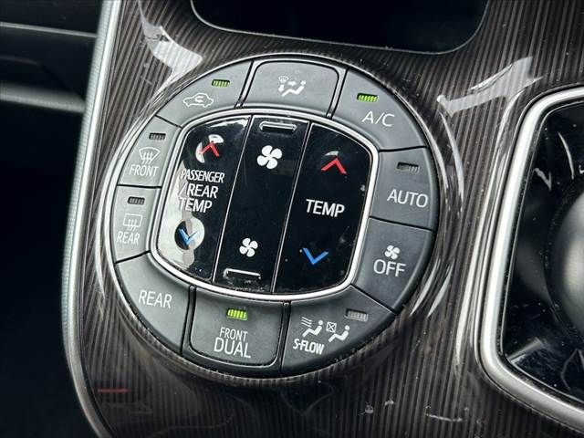 TOYOTA ESQUIRE HYBRID 2018