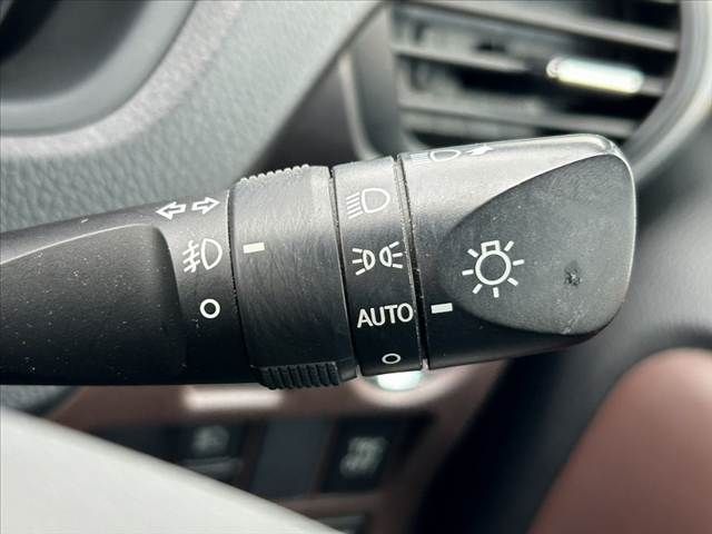 TOYOTA ESQUIRE HYBRID 2018