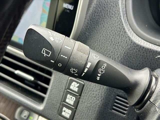 TOYOTA ESQUIRE HYBRID 2018