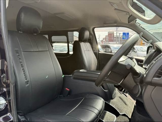 TOYOTA HIACE van 4WD 2019