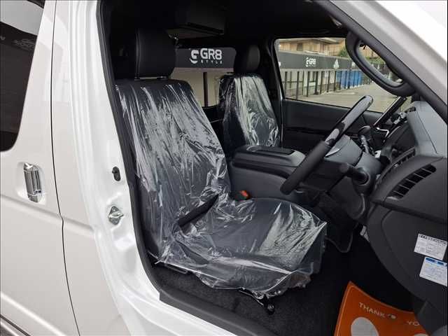 TOYOTA HIACE van 4WD 2025