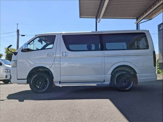 TOYOTA HIACE van 4WD 2025