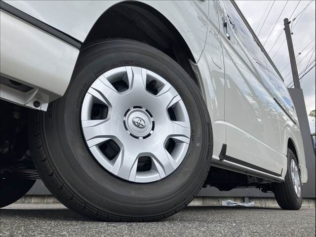 TOYOTA HIACE van 4WD 2025