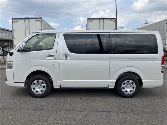 TOYOTA HIACE van 4WD 2025