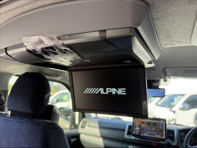 TOYOTA HIACE van 4WD 2025