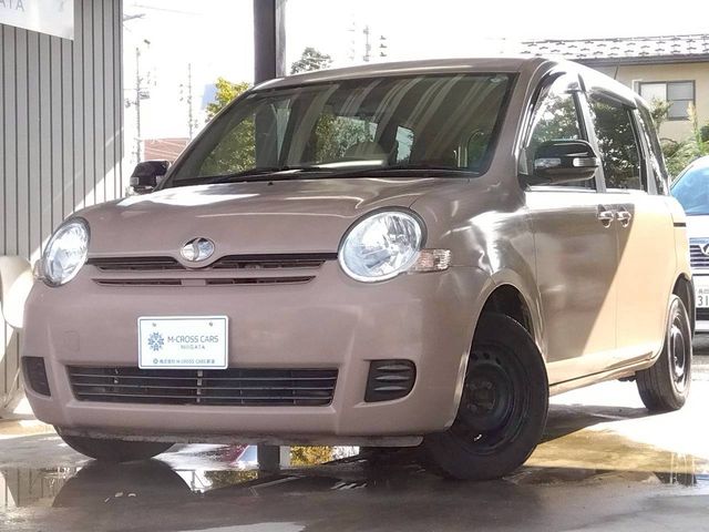 TOYOTA SIENTA 2009