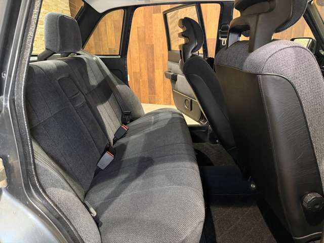 VOLVO VOLVO 240 sedan 1992