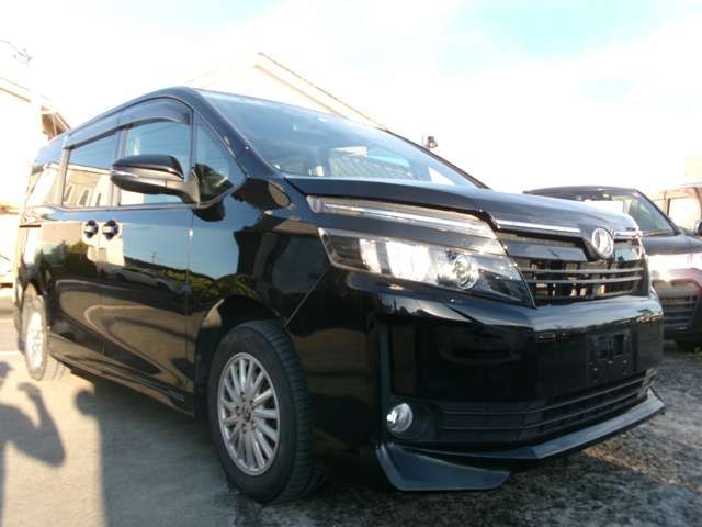 TOYOTA VOXY 4WD 2015