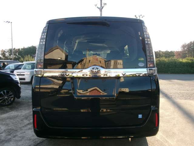 TOYOTA VOXY 4WD 2015