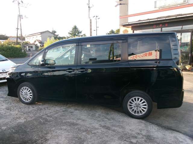 TOYOTA VOXY 4WD 2015