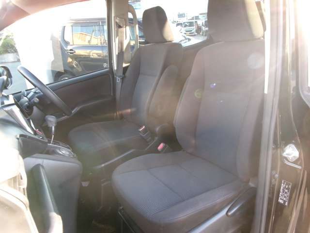 TOYOTA VOXY 4WD 2015