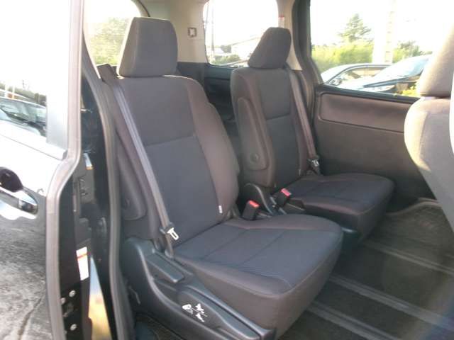 TOYOTA VOXY 4WD 2015